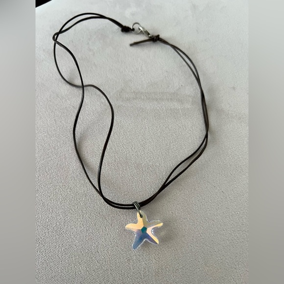 Handmade leather and crystal necklace and bracelet. - Picture 2 of 6